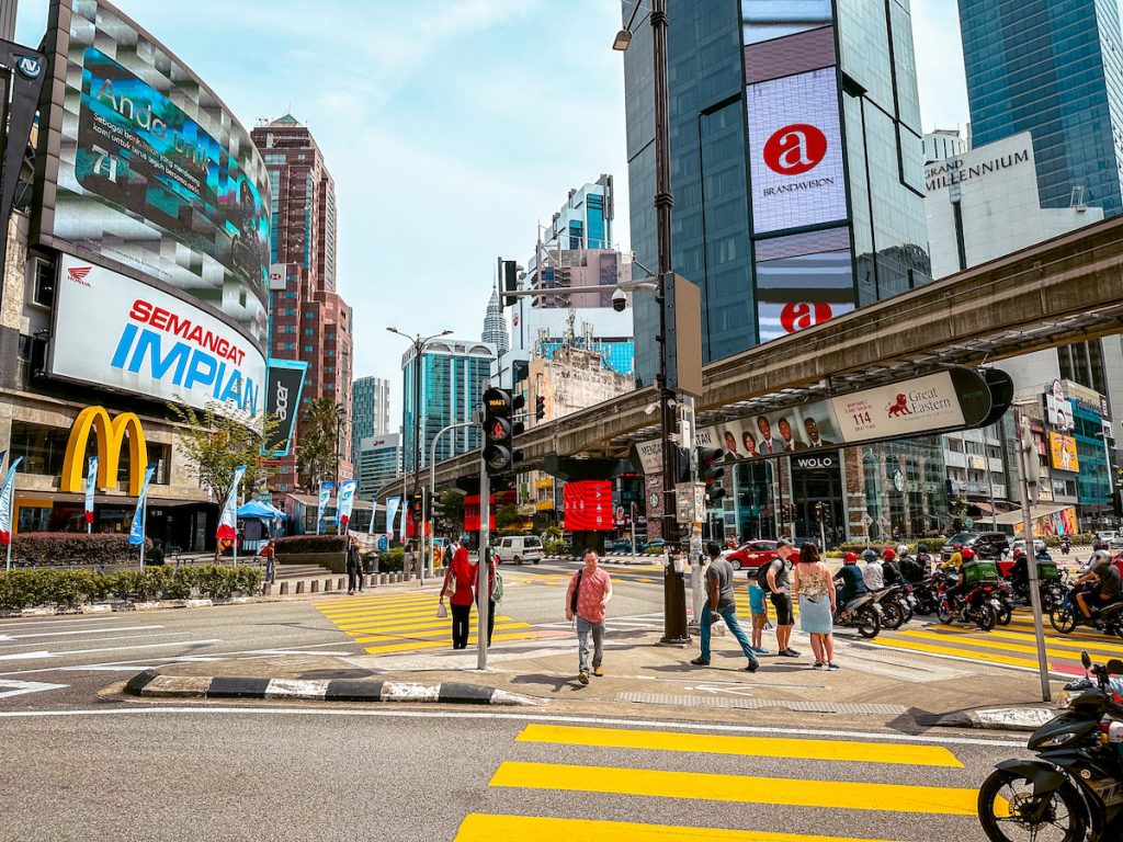 KL Escort Guide: Direct Adult Companion Booking Across Kuala Lumpur